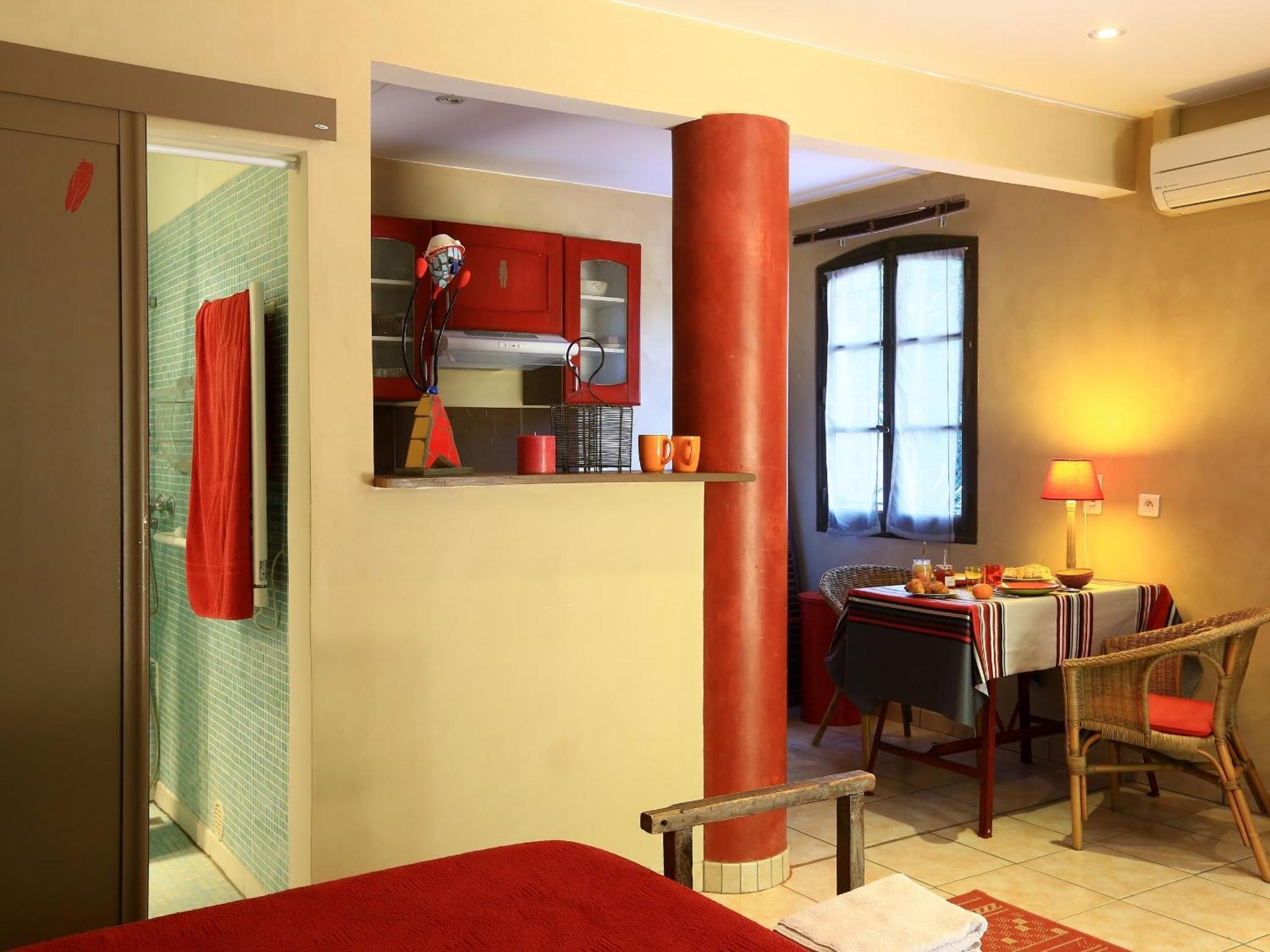 Les Gites Du Domaine De Rhodes อาวีญง ห้อง รูปภาพ