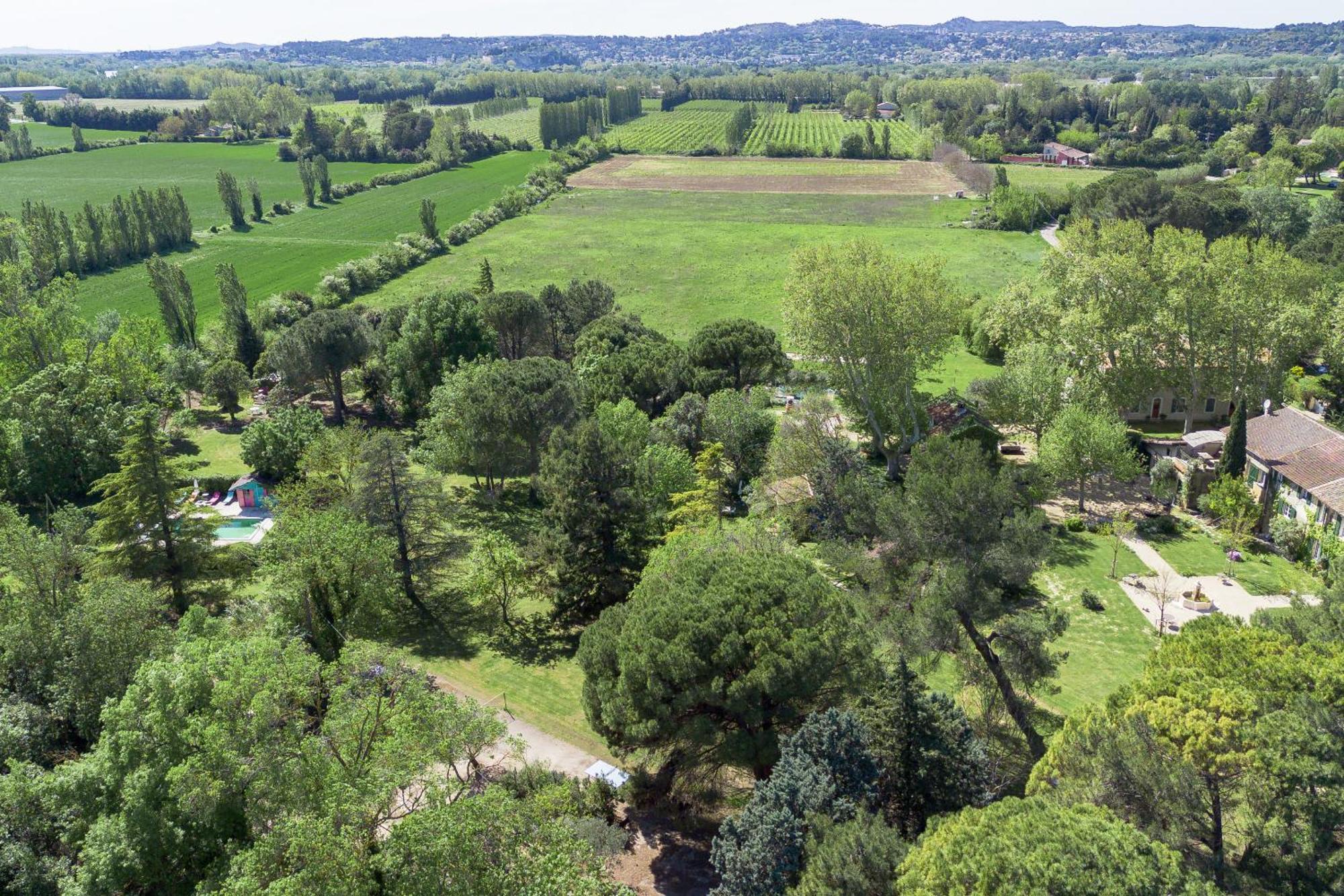 Les Gites Du Domaine De Rhodes อาวีญง ภายนอก รูปภาพ