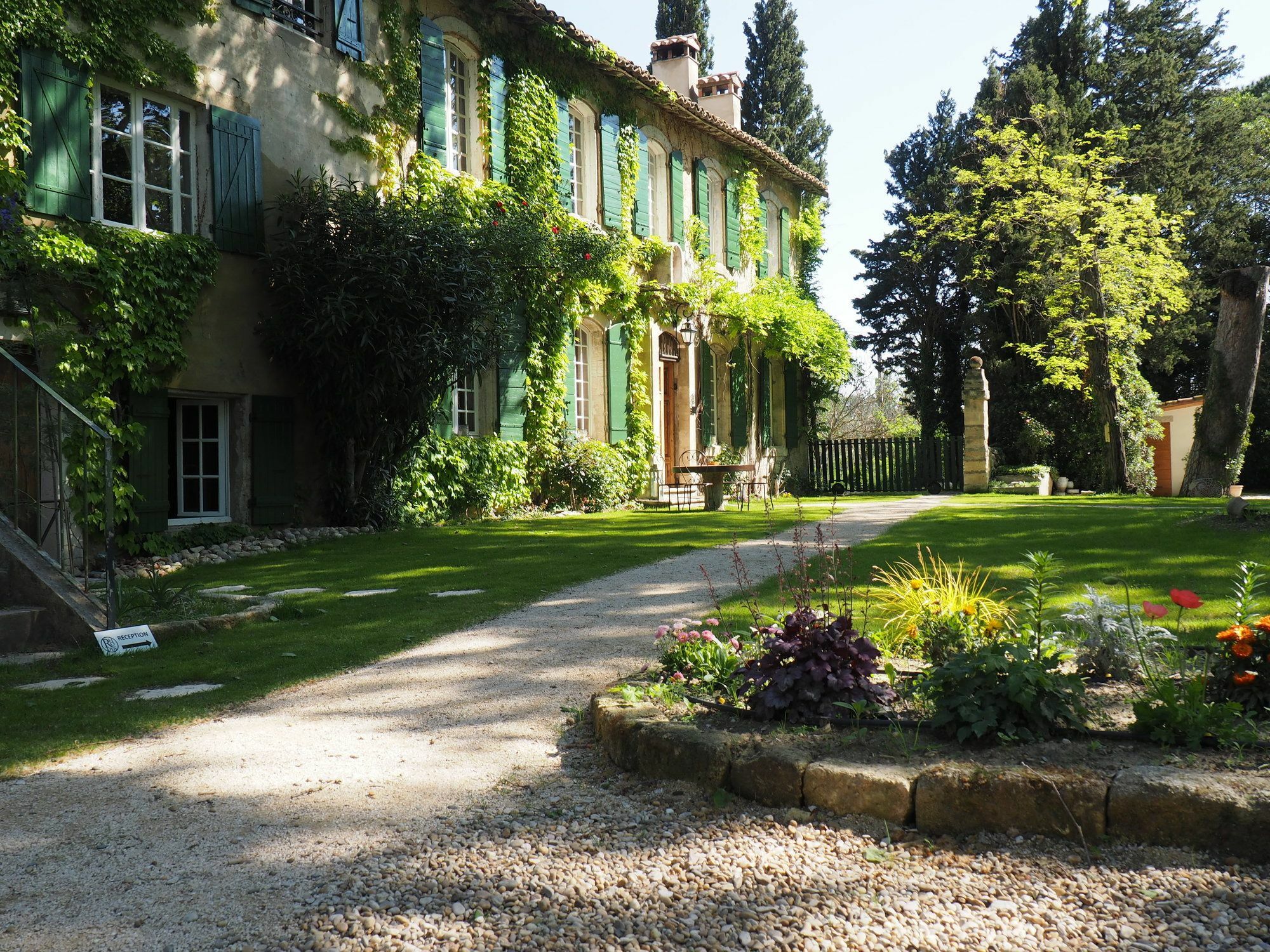 Les Gites Du Domaine De Rhodes อาวีญง ภายนอก รูปภาพ
